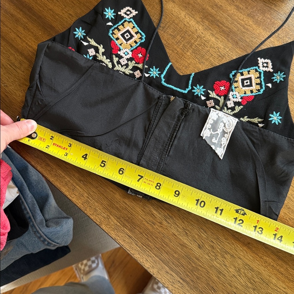 Sadie and sage Embroidered Black Crop Top XS - Picture 5 of 5